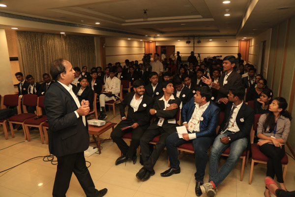 Mr.-Harendra-Deshpande